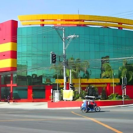 Hotel Sogo Tarlac Esterno foto