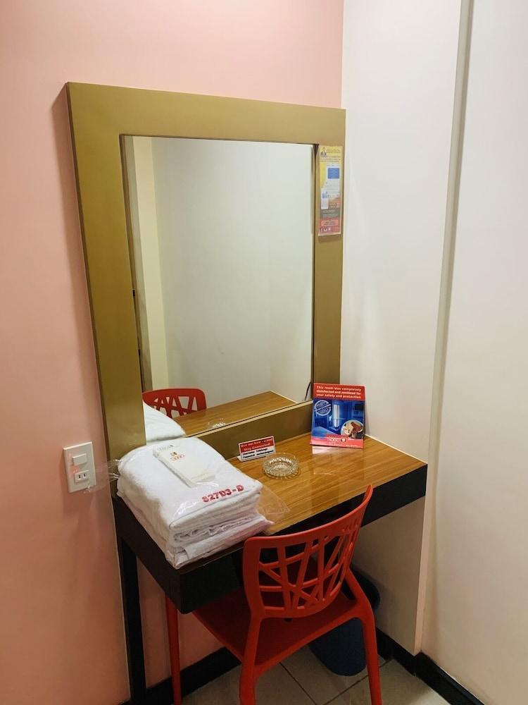 Hotel Sogo Tarlac Esterno foto