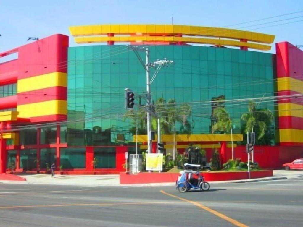 Hotel Sogo Tarlac Esterno foto