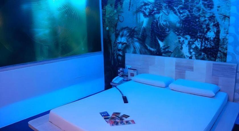 Hotel Sogo Tarlac Esterno foto