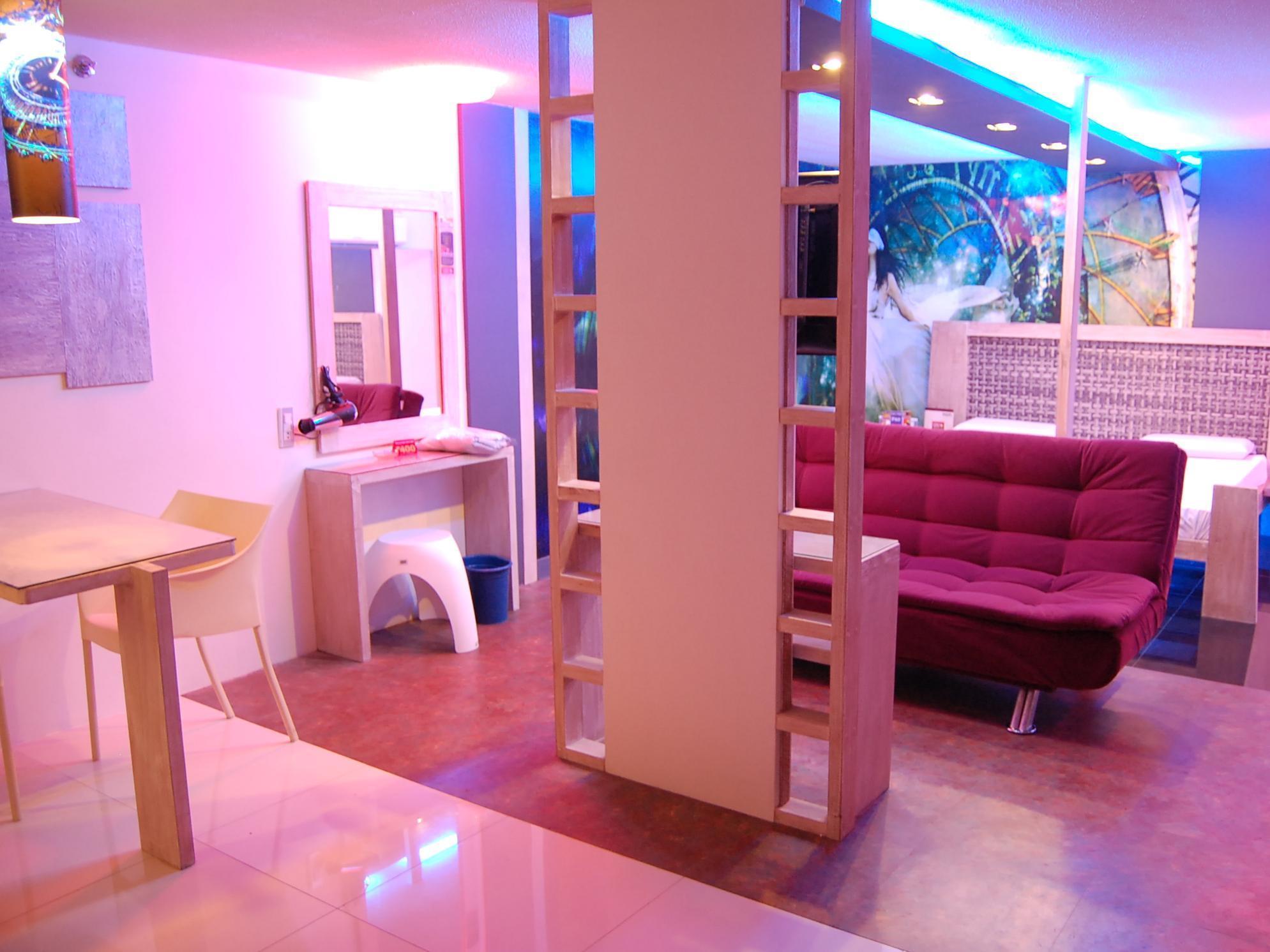 Hotel Sogo Tarlac Esterno foto