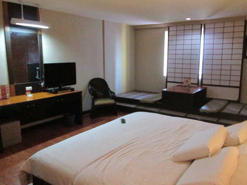 Hotel Sogo Tarlac Esterno foto