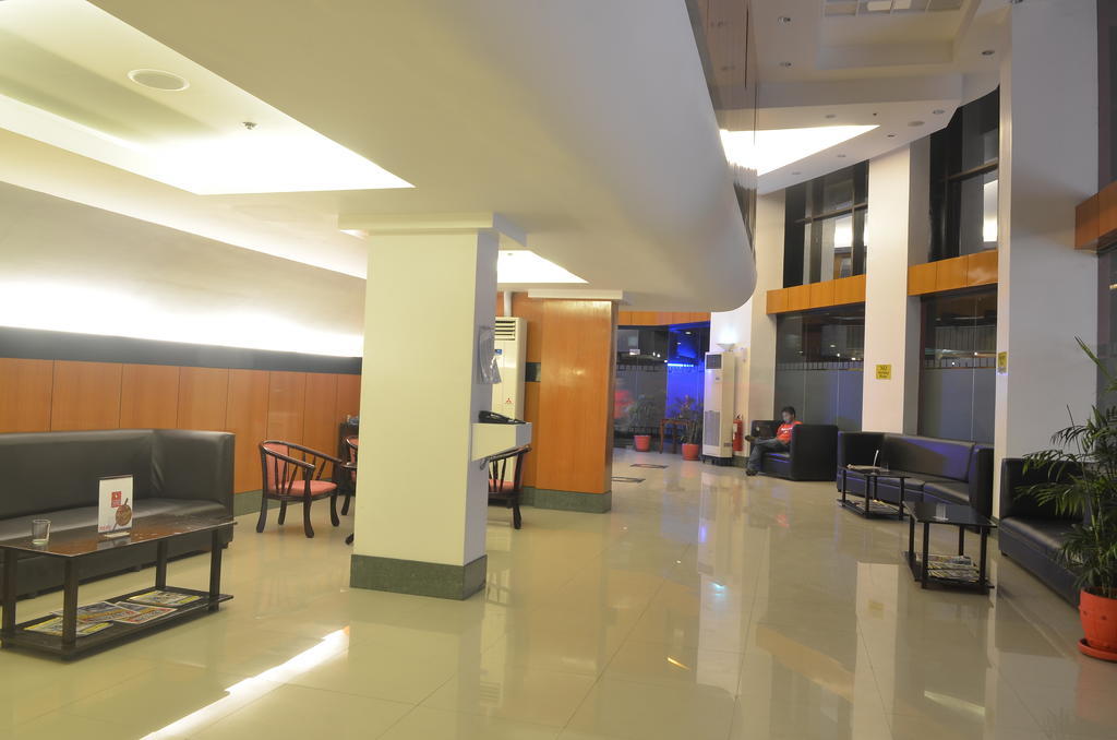 Hotel Sogo Tarlac Esterno foto