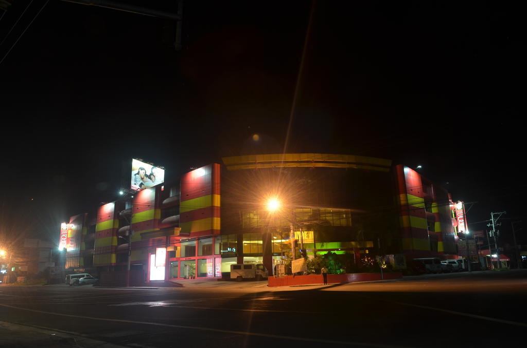 Hotel Sogo Tarlac Esterno foto