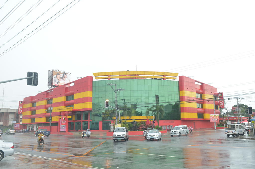 Hotel Sogo Tarlac Esterno foto