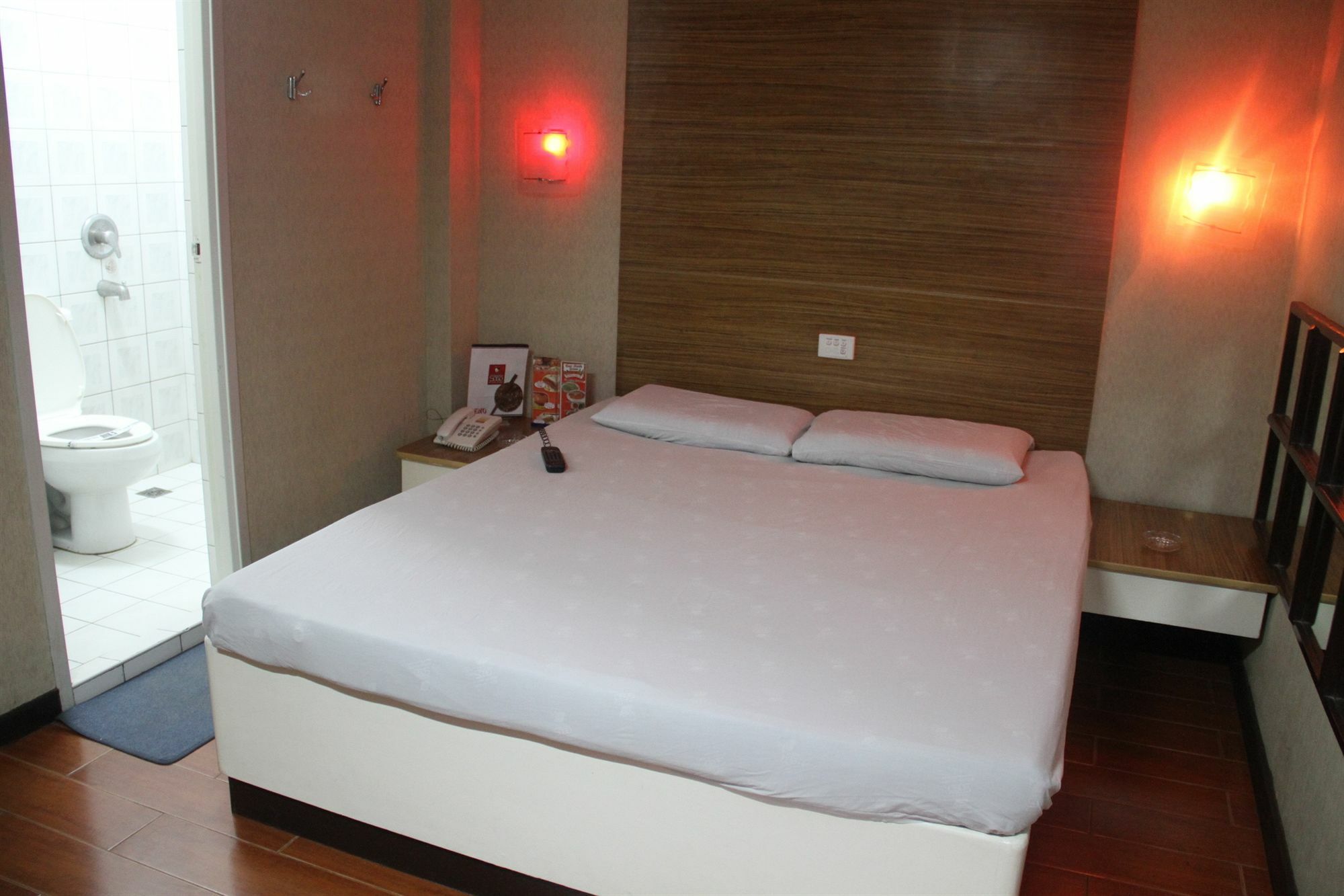 Hotel Sogo Tarlac Esterno foto